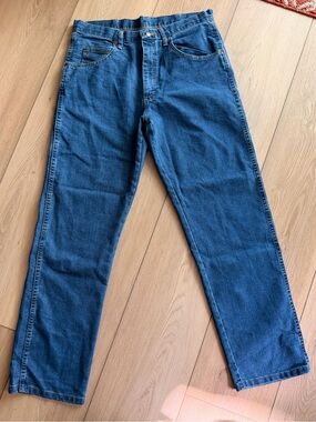 Wrangler Men's Rugged Wear Relaxed Stretch Denim Jeans. 34x32